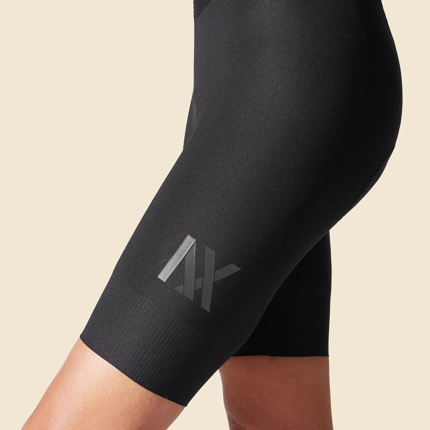 Cafe du Cycliste Mathilde woman bib shorts - Black