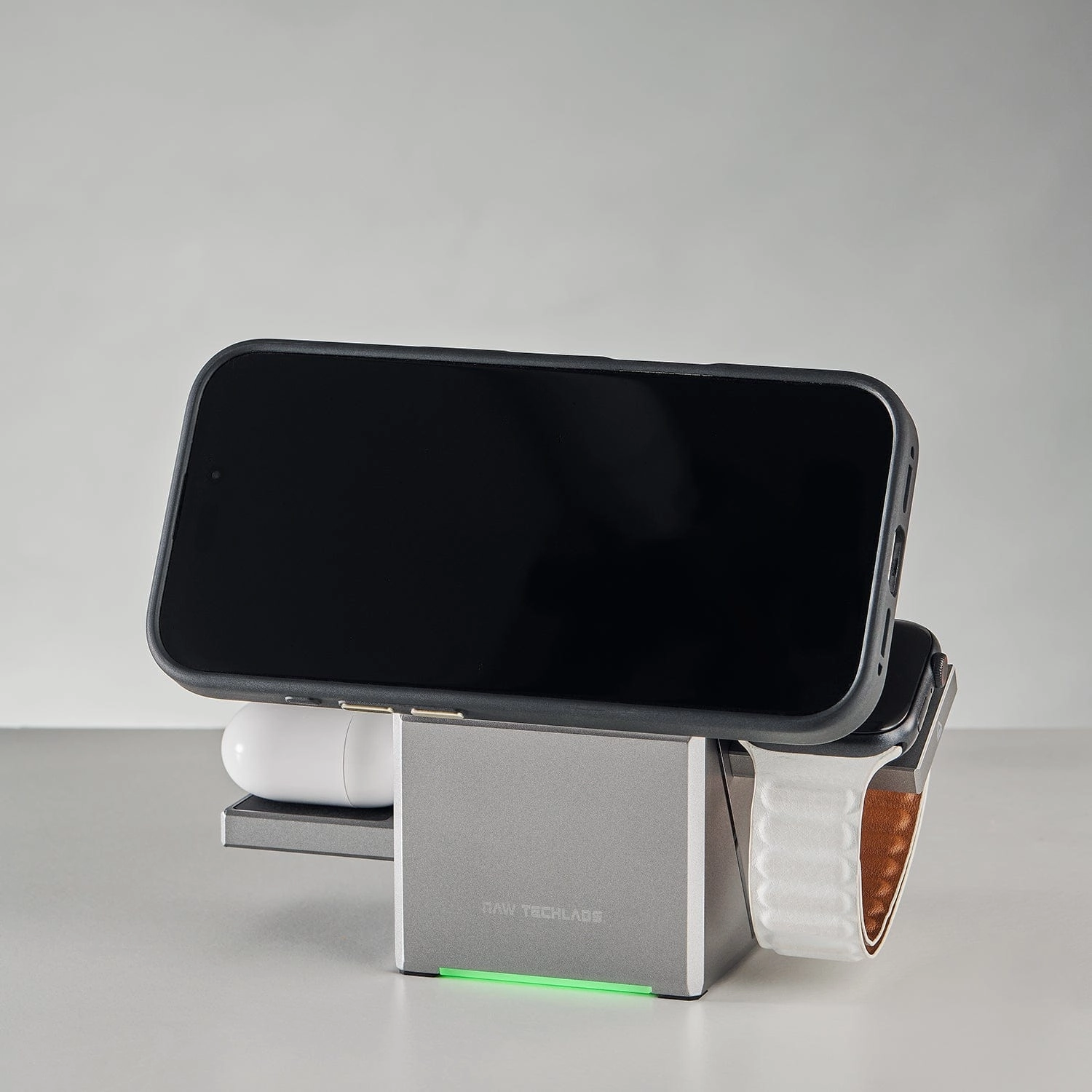 Flash Offer Today Best Deal Alert Botcharge 3 In 1 Robotic Wireless Charger Tower Qi2