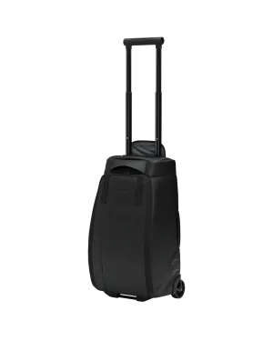 Big Savings Event Db Hugger Roller Bag Carry-On 40L