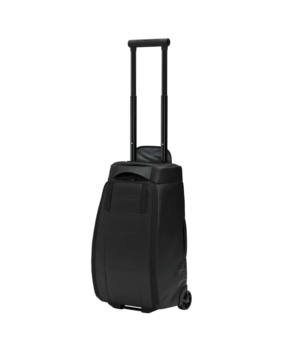 Big Savings Event Db Hugger Roller Bag Carry-On 40L