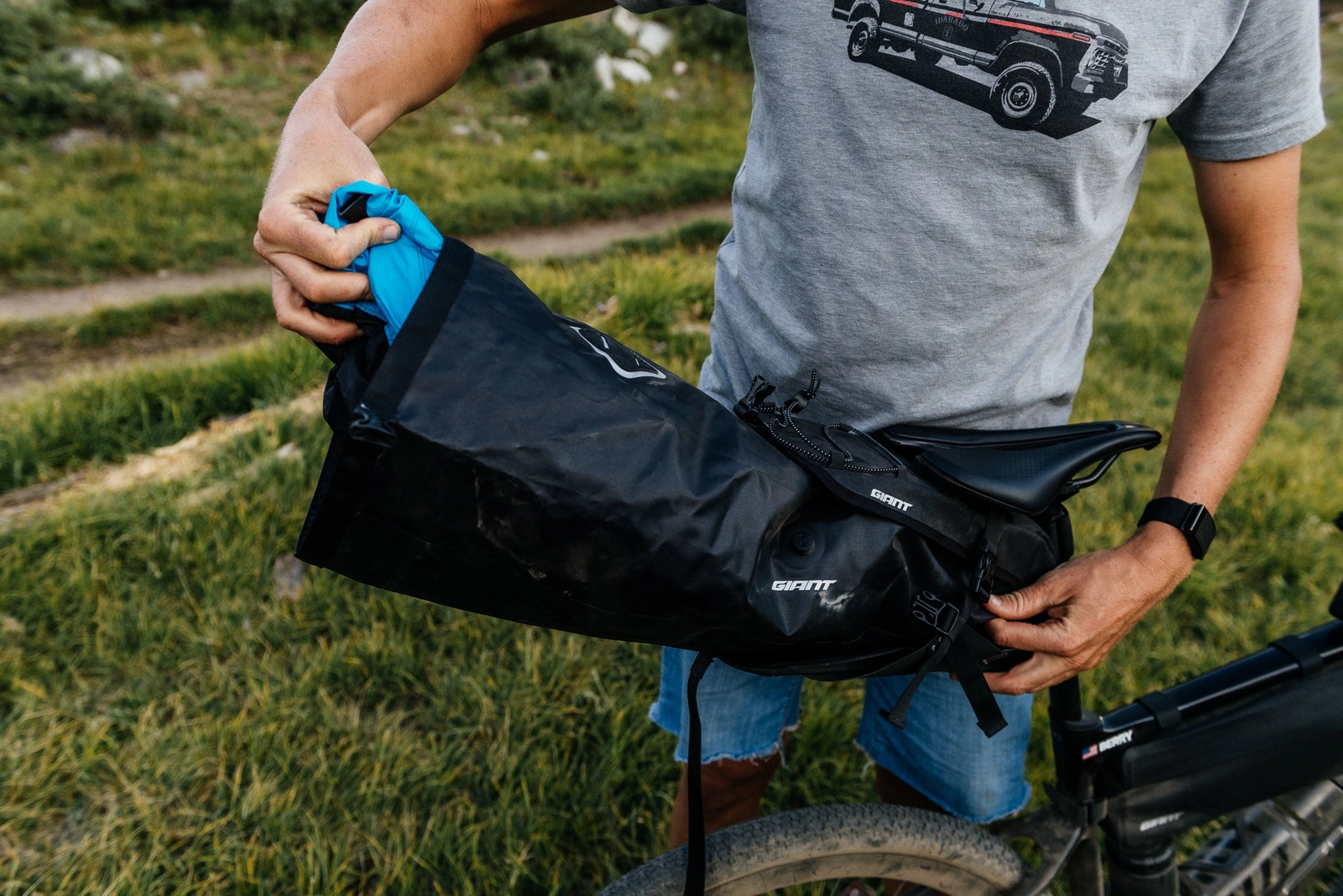 Giant H2Pro Saddle Bag - Medium 10L
