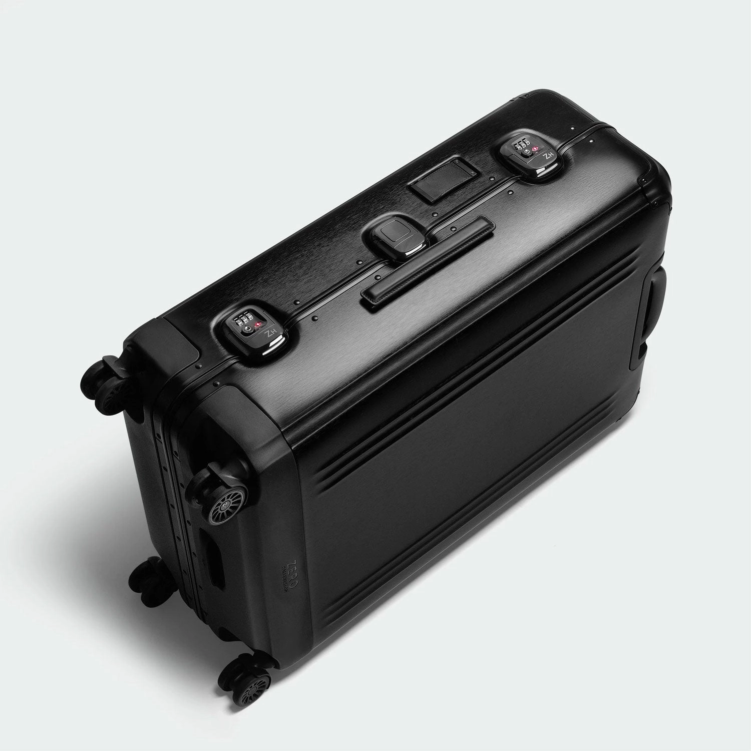 Zero Halliburton Pursuit Aluminum Large Travel Case Flash Offer Today Unmissable Deal Today