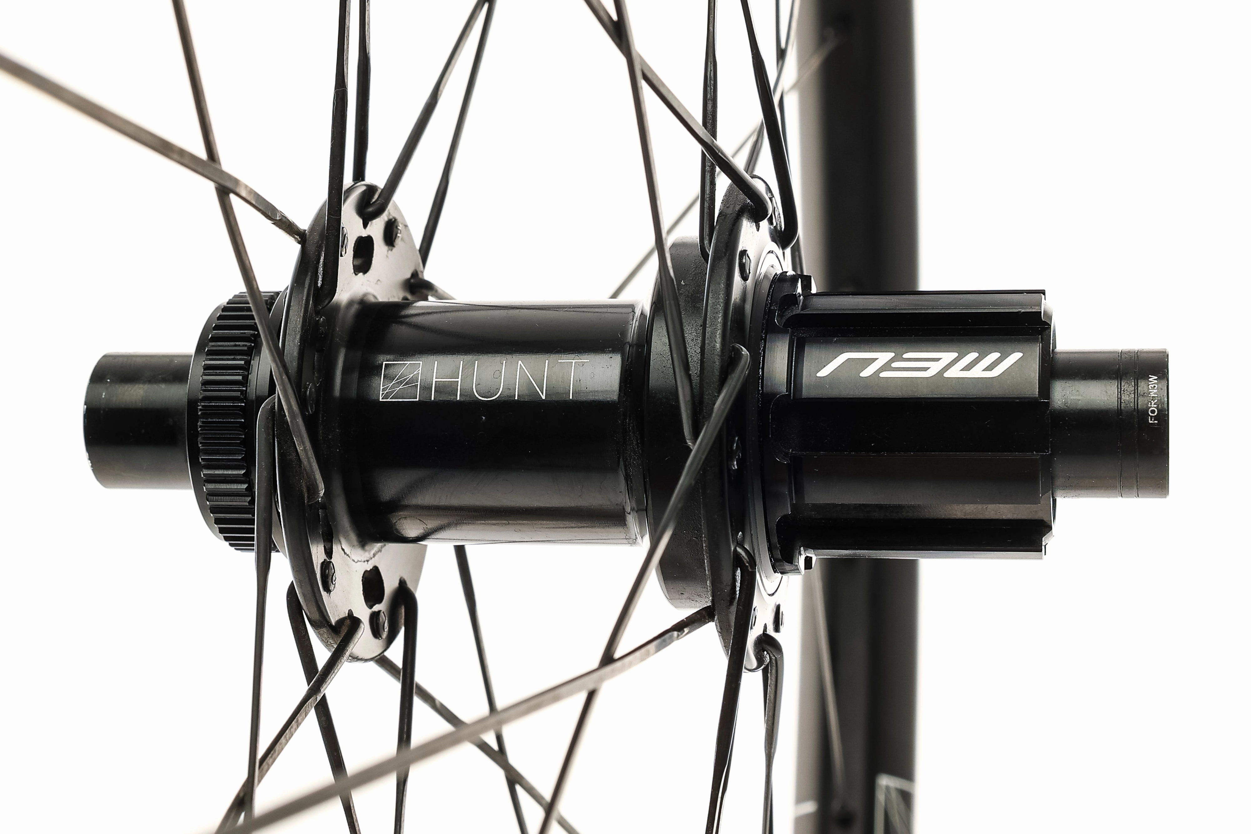 HUNT 650B Adventure Carbon Tubeless Wheelset