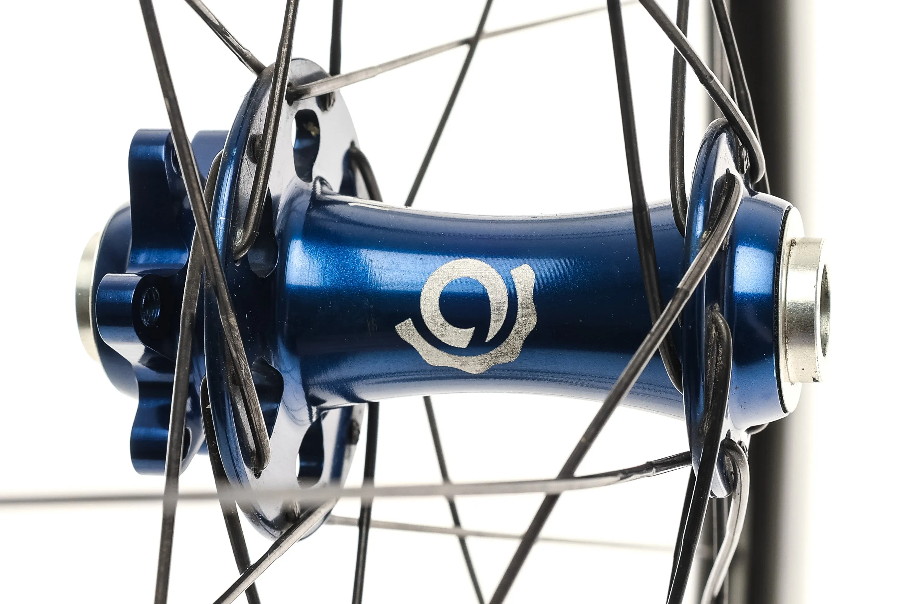 Light Bicycle R55/R65 w/ Industry Nine Torch Hubs Carbon Tubeless 700c Wheelset