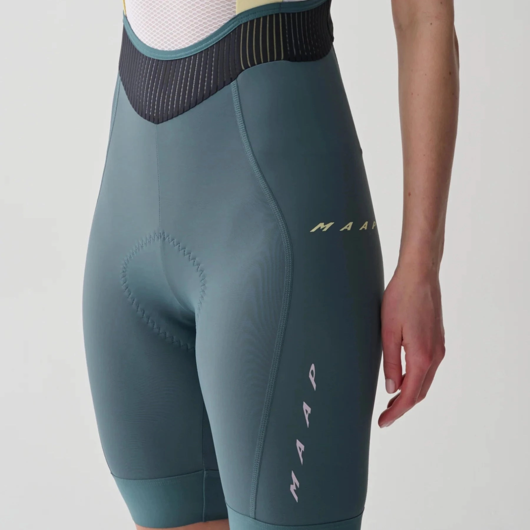 Maap Level Team Short women bibshort - Green