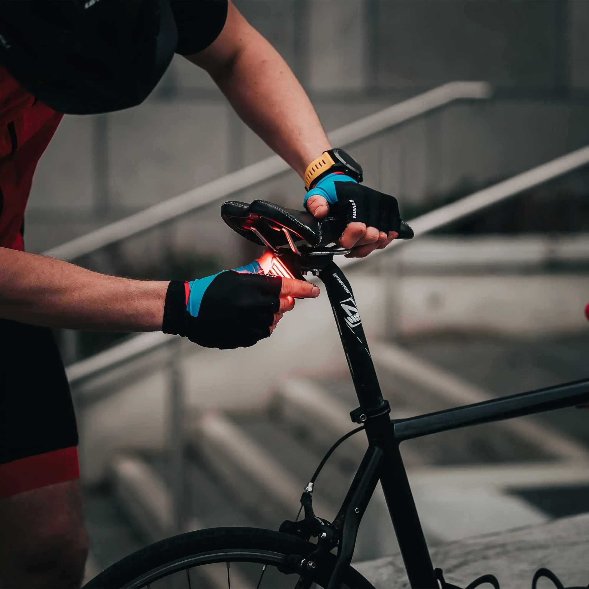 Magicshine Rear Light for Bicycle and Cycling, SEEMEE 100