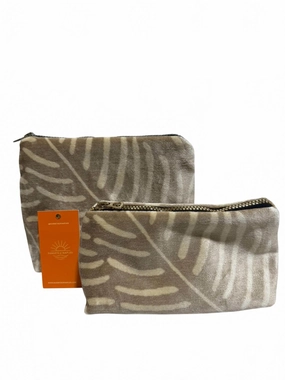 Exclusive Deal Inside Make Up Bags Set In Palms
