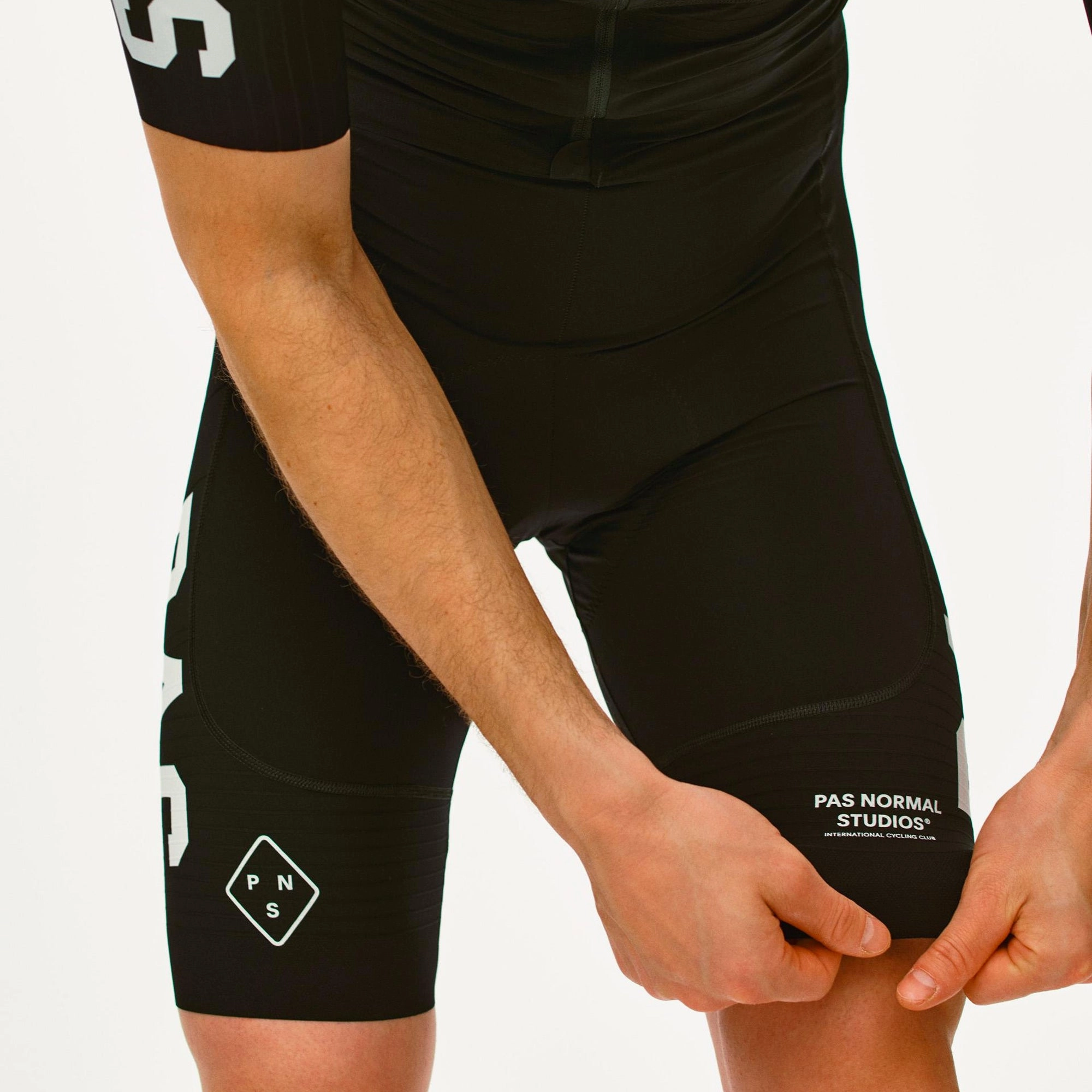 Pas Normal Studios Mechanism Pro women bibshort - Black White