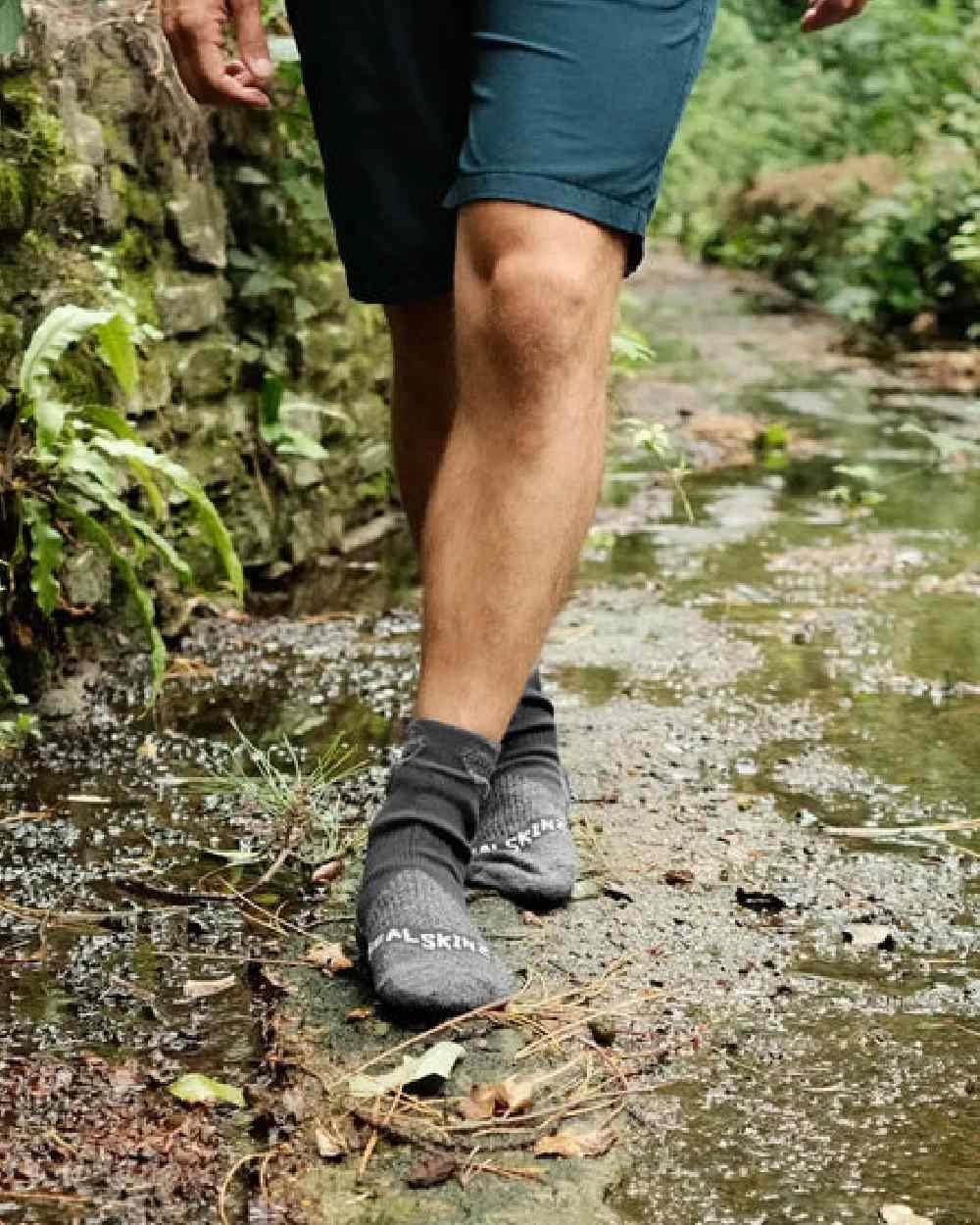 Big Savings Alert Sealskinz Raynham Waterproof Mid Length Socks
