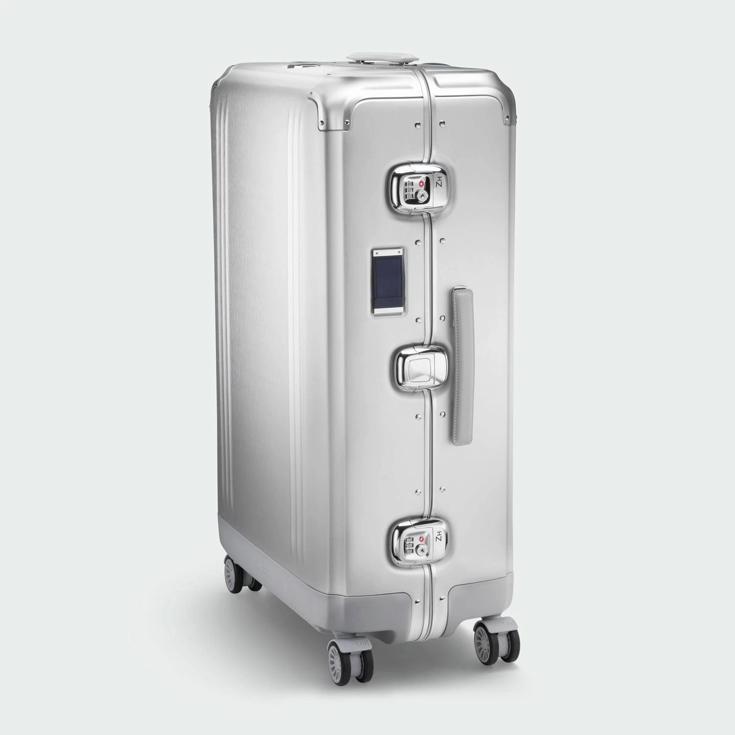 Todays Trending Deals Trending Hot Deal Zero Halliburton Pursuit Aluminum Medium Travel Case Silver